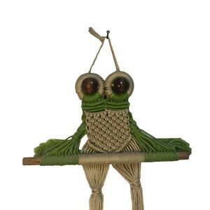 VTG 1970’s Large Macrame Frog Wood Eye Beads Woven Home Decor 33”